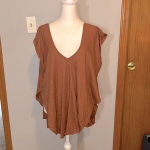 We the Free (Free People) burnt orange v neck scoop back raw hem shirt size XL